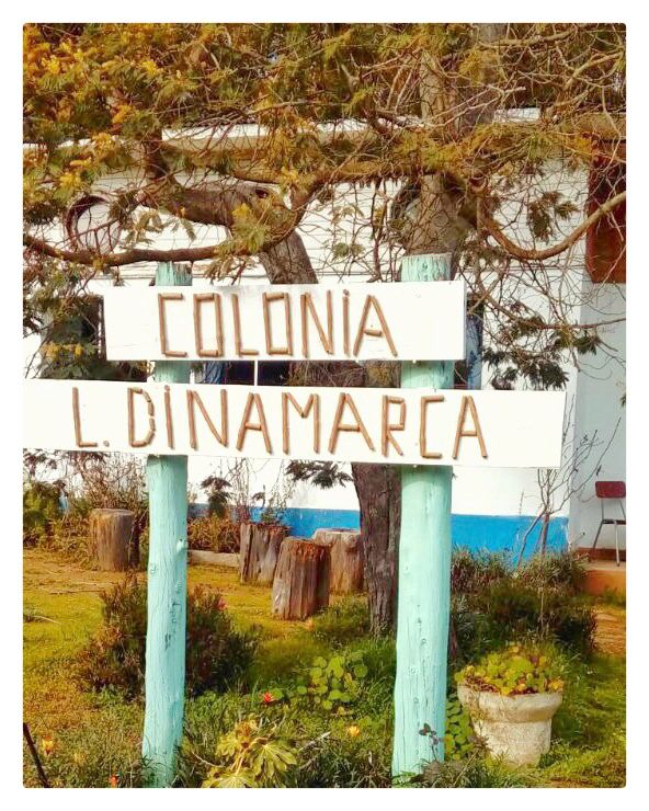Letrero "COLONIA L. DINAMARCA"